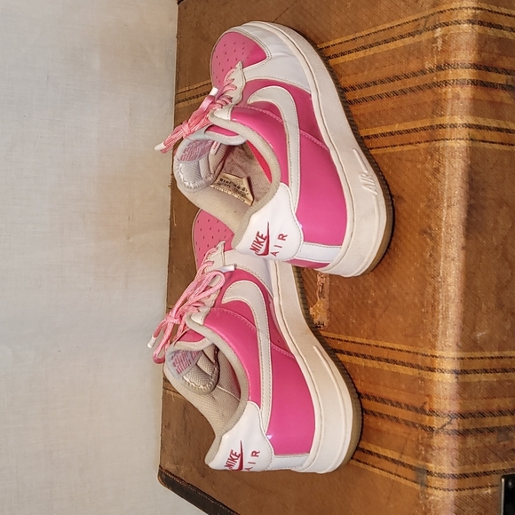 Nike 334212-611 Air Force 1 Pink Valentines Athletic Shoes - Picture 4 of 13